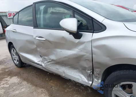 2018 Chevrolet Cruze Ls Auto z USA, uszkodzony, nr VIN 1G1BC5SM3J7241825